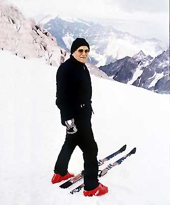 John Paul II skiing – TOM PERNA