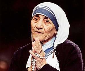 Mother Teresa 3 (with Rosary)
